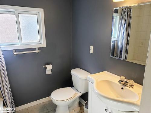 19 Lansdowne Street W, Huntsville, ON - Indoor Photo Showing Bathroom