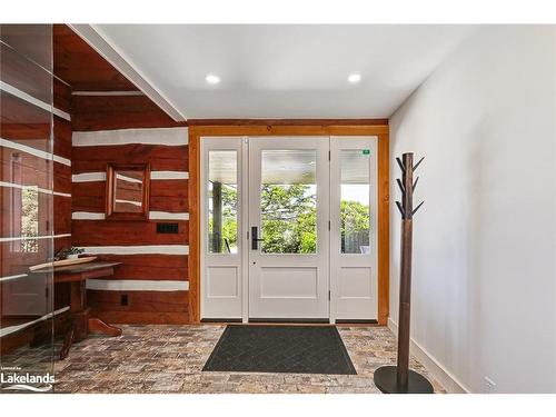 116 Lakeshore Road E, The Blue Mountains, ON - Indoor Photo Showing Living Room