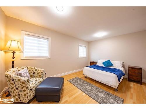 137 First Avenue, Tay Twp, ON - Indoor Photo Showing Bedroom