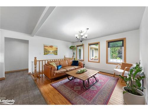 2 Dunlop Drive, Coldwater, ON - Indoor Photo Showing Living Room