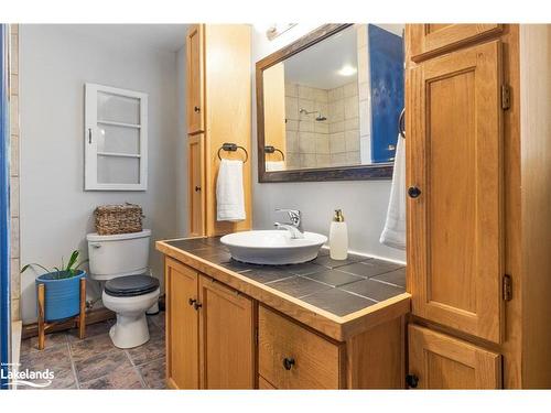 2 Dunlop Drive, Coldwater, ON - Indoor Photo Showing Bathroom