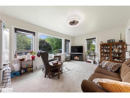 2 Dunlop Drive, Coldwater, ON - Indoor Photo Showing Living Room