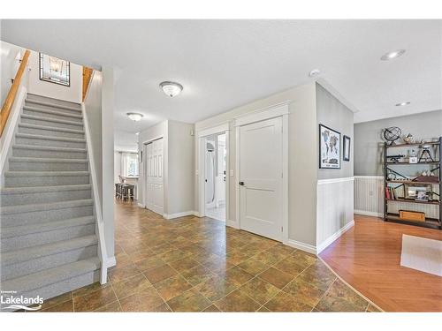 3326 Cleveland Avenue, Cumberland Beach, ON - Indoor Photo Showing Other Room