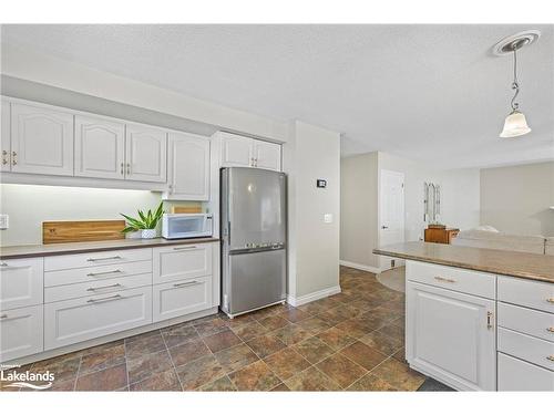 3326 Cleveland Avenue, Cumberland Beach, ON - Indoor Photo Showing Kitchen