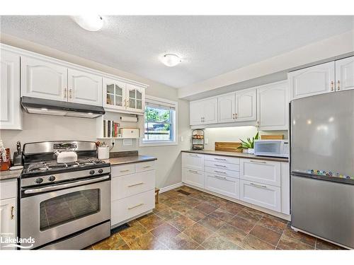 3326 Cleveland Avenue, Cumberland Beach, ON - Indoor Photo Showing Kitchen