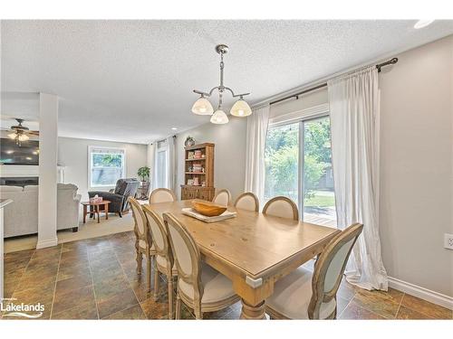 3326 Cleveland Avenue, Cumberland Beach, ON - Indoor Photo Showing Dining Room