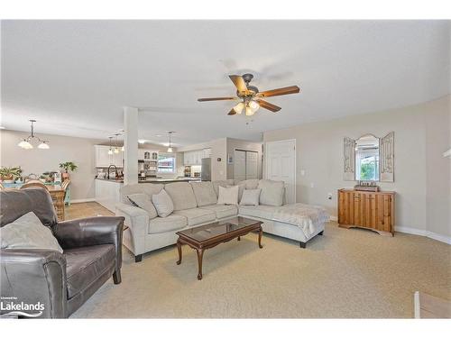 3326 Cleveland Avenue, Cumberland Beach, ON - Indoor Photo Showing Living Room