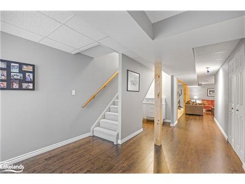 3326 Cleveland Avenue, Cumberland Beach, ON - Indoor Photo Showing Other Room