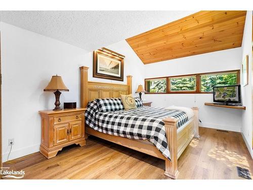 106 Ann Heggtveit Drive, Town Of Blue Mountains, ON - Indoor Photo Showing Bedroom