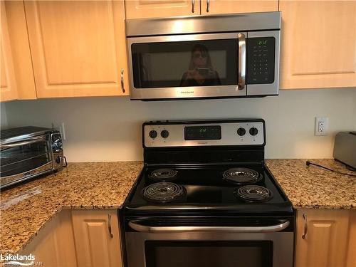 301-2 Brandy Lane Drive, Collingwood, ON - Indoor Photo Showing Kitchen