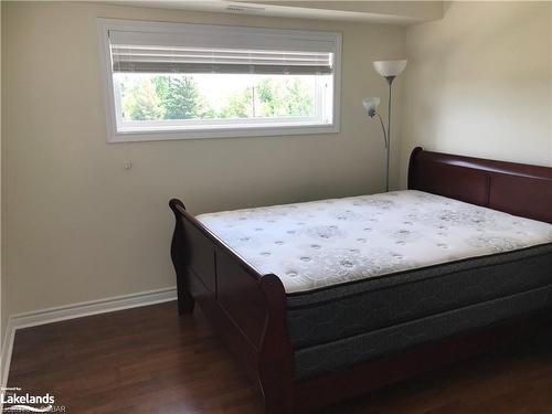 301-2 Brandy Lane Drive, Collingwood, ON - Indoor Photo Showing Bedroom