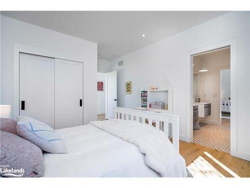 112 Lendvay Alley, The Blue Mountains, ON - Indoor Photo Showing Bedroom