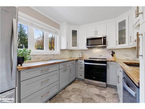 7-39 Southbank Drive, Bracebridge, ON - Indoor Photo Showing Kitchen With Upgraded Kitchen