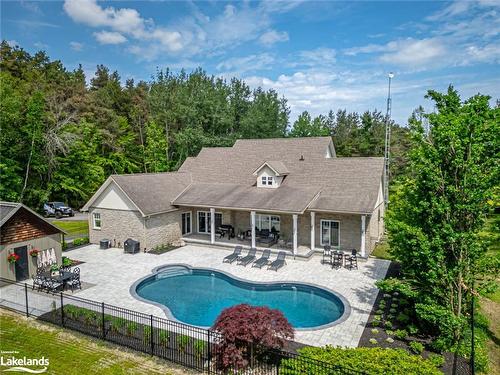 7201 36 37 Nottawasaga Side Road N, Clearview, ON - Outdoor With In Ground Pool With Deck Patio Veranda
