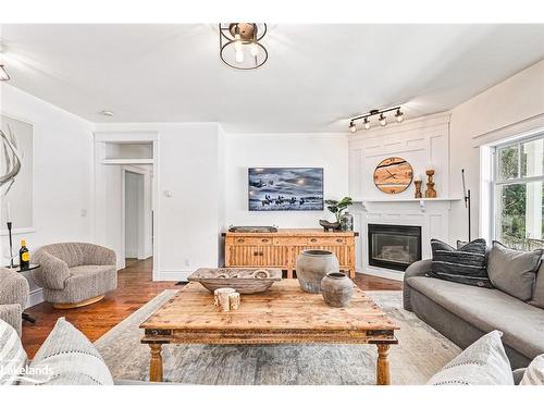 7201 36 37 Nottawasaga Side Road N, Clearview, ON - Indoor Photo Showing Living Room With Fireplace