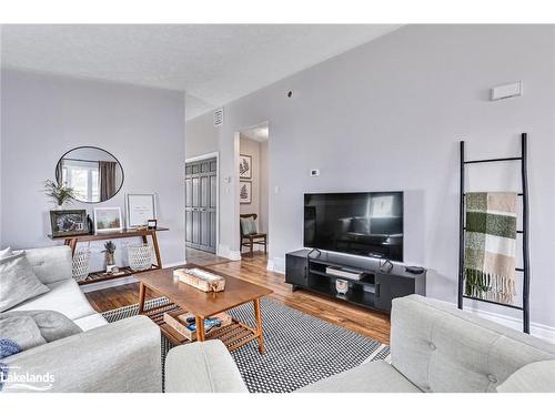 2-155 Albert Street, Meaford, ON - Indoor Photo Showing Living Room