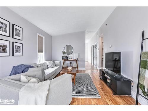 2-155 Albert Street, Meaford, ON - Indoor Photo Showing Living Room