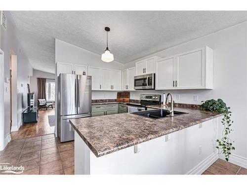 2-155 Albert Street, Meaford, ON - Indoor Photo Showing Kitchen With Double Sink With Upgraded Kitchen