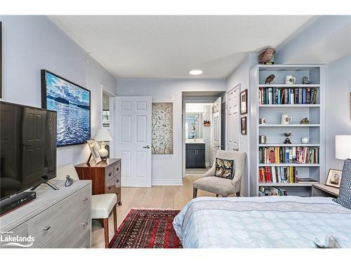 401-91 Raglan Street, Collingwood, ON - Indoor Photo Showing Bedroom