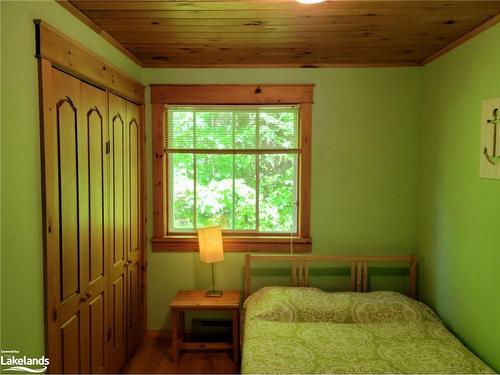 359 Grass Lake Road, Kearney, ON - Indoor Photo Showing Bedroom