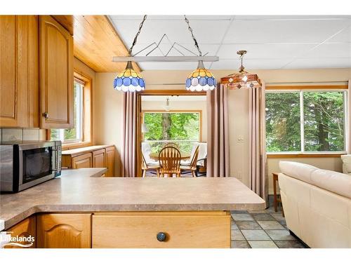 10 Route 66 Road, Seguin, ON - Indoor Photo Showing Kitchen