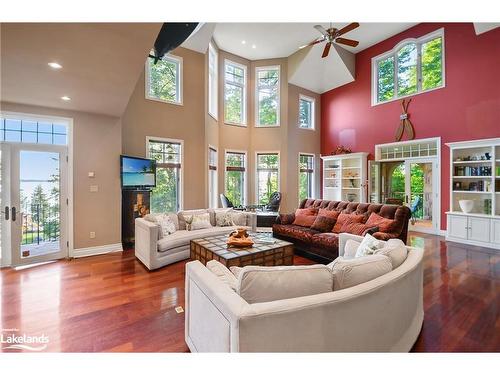 190 Melissa Lane, Tiny, ON - Indoor Photo Showing Living Room