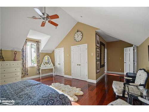 190 Melissa Lane, Tiny, ON - Indoor Photo Showing Bedroom