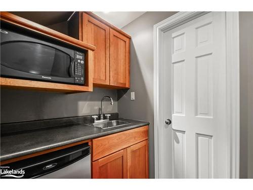 190 Melissa Lane, Tiny, ON - Indoor Photo Showing Kitchen