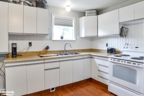 1373 Falkenburg Road, Muskoka Lakes, ON - Indoor Photo Showing Kitchen With Double Sink