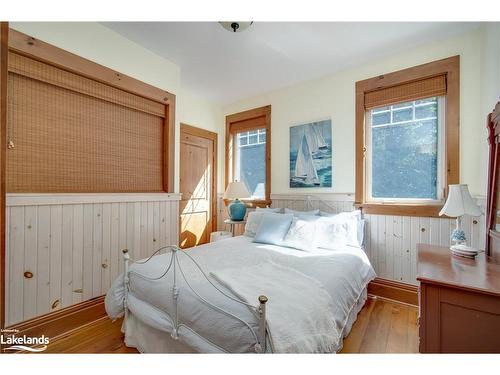 42 Menominee Lake Road, Huntsville, ON - Indoor Photo Showing Bedroom