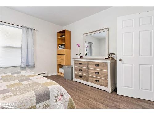 73 Coldwater Street E, Orillia, ON - Indoor Photo Showing Bedroom