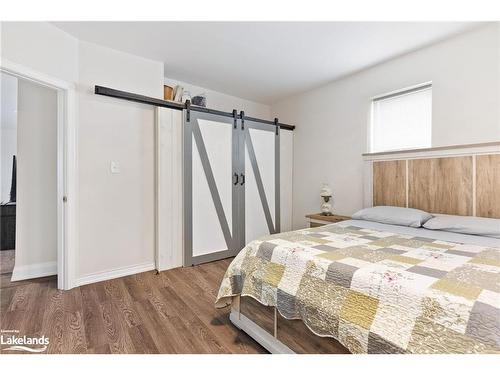 73 Coldwater Street E, Orillia, ON - Indoor Photo Showing Bedroom