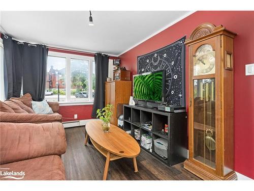 73 Coldwater Street E, Orillia, ON - Indoor Photo Showing Living Room