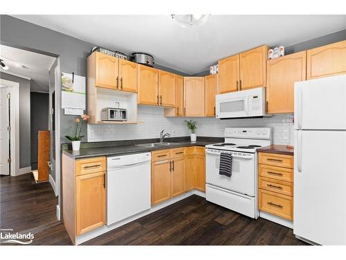 73 Coldwater Street E, Orillia, ON - Indoor Photo Showing Kitchen