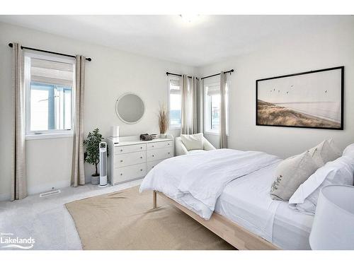 118 Stoneleigh Drive, The Blue Mountains, ON - Indoor Photo Showing Bedroom