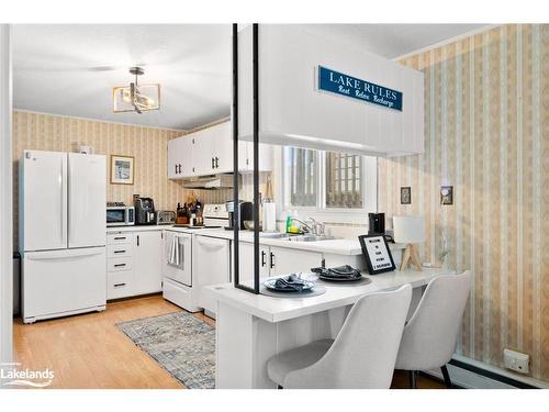 2 Belvedere Avenue, Parry Sound, ON - Indoor Photo Showing Kitchen