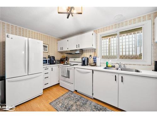 2 Belvedere Avenue, Parry Sound, ON - Indoor Photo Showing Kitchen With Double Sink