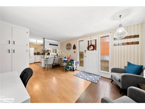 2 Belvedere Avenue, Parry Sound, ON - Indoor Photo Showing Living Room