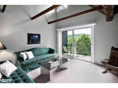 184 Lanktree Drive, Grey Highlands, ON - Indoor Photo Showing Living Room