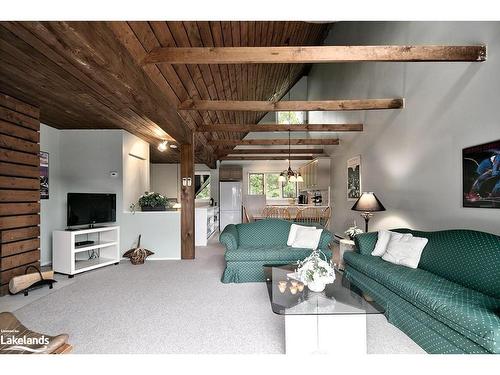 184 Lanktree Drive, Grey Highlands, ON - Indoor Photo Showing Living Room