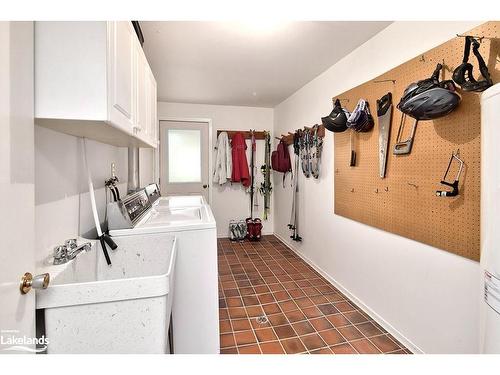 184 Lanktree Drive, Grey Highlands, ON - Indoor Photo Showing Laundry Room