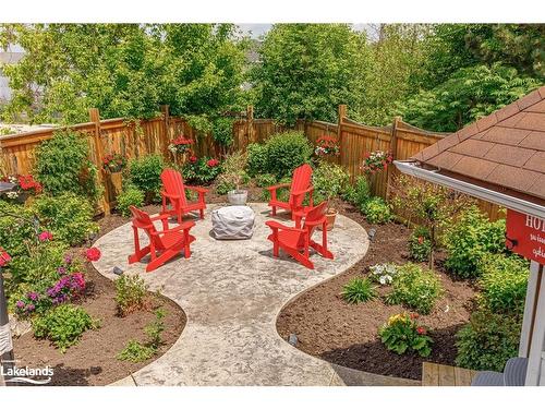 4 Harben Court, Collingwood, ON - Outdoor With Backyard