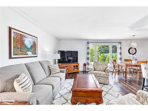 4 Harben Court, Collingwood, ON - Indoor Photo Showing Living Room