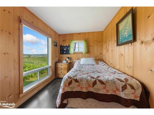 2 Is 420 Georgian Bay Island, Georgian Bay, ON - Indoor Photo Showing Bedroom