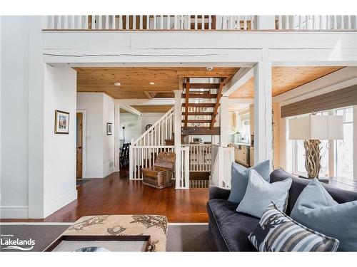 129 Snowbridge Way, The Blue Mountains, ON - Indoor Photo Showing Living Room