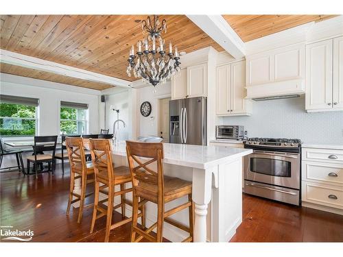 129 Snowbridge Way, The Blue Mountains, ON - Indoor Photo Showing Kitchen With Upgraded Kitchen