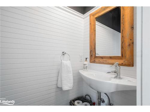 129 Snowbridge Way, The Blue Mountains, ON - Indoor Photo Showing Bathroom