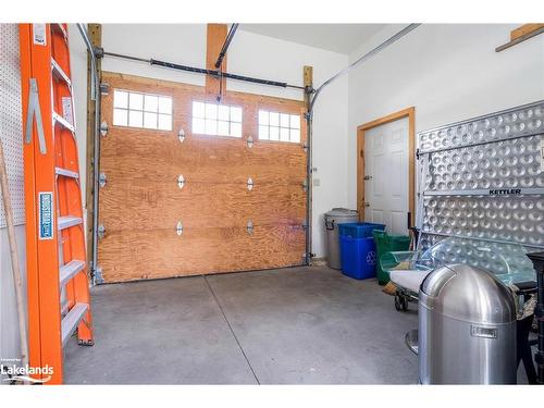 129 Snowbridge Way, The Blue Mountains, ON - Indoor Photo Showing Garage