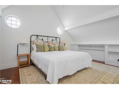 129 Snowbridge Way, The Blue Mountains, ON - Indoor Photo Showing Bedroom