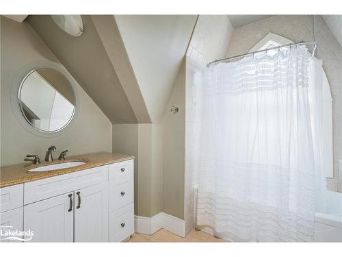 129 Snowbridge Way, The Blue Mountains, ON - Indoor Photo Showing Bathroom